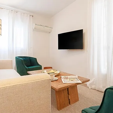 Genteel Velarde Apartment Seville